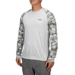 SimmsFishing M's SolarFlex Crewneck Shirt - Print Men's Clothing