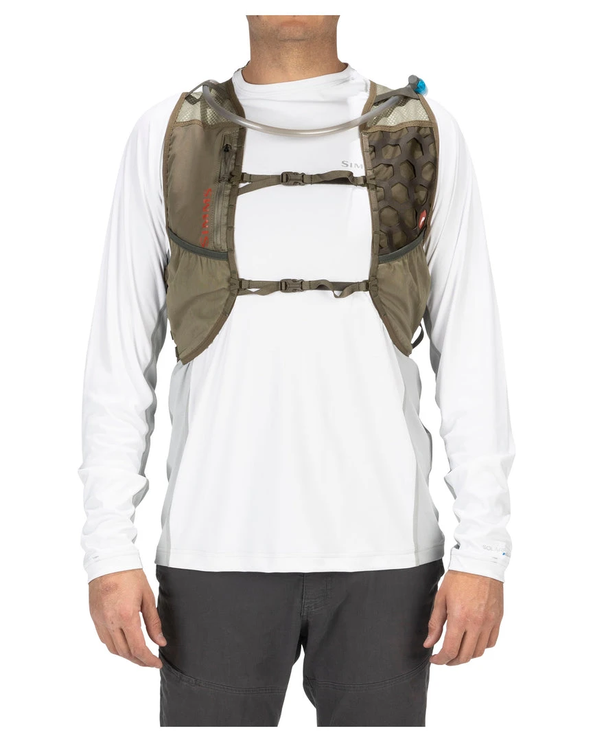 Brand new 🤩 SimmsFishing Flyweight Pack Fishing Vest 👍 10 SimmsFishing Flyweight Pack Fishing Vest