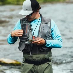 SimmsFishing M's SolarFlex Crewneck Shirt - Solid Men's Clothing